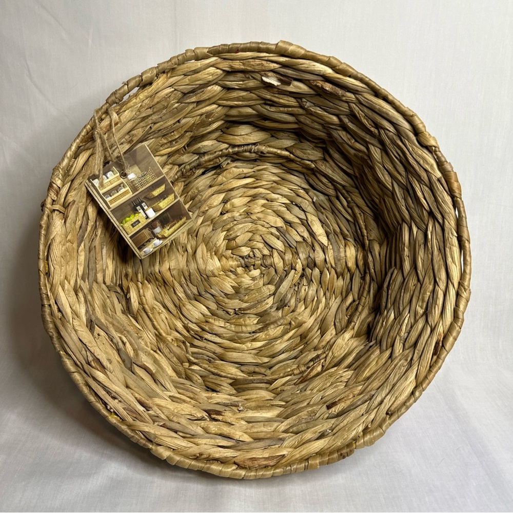 RGI Home Round Woven Basket 14 Inch New With Tag 6 Inch Tall Light Brown New